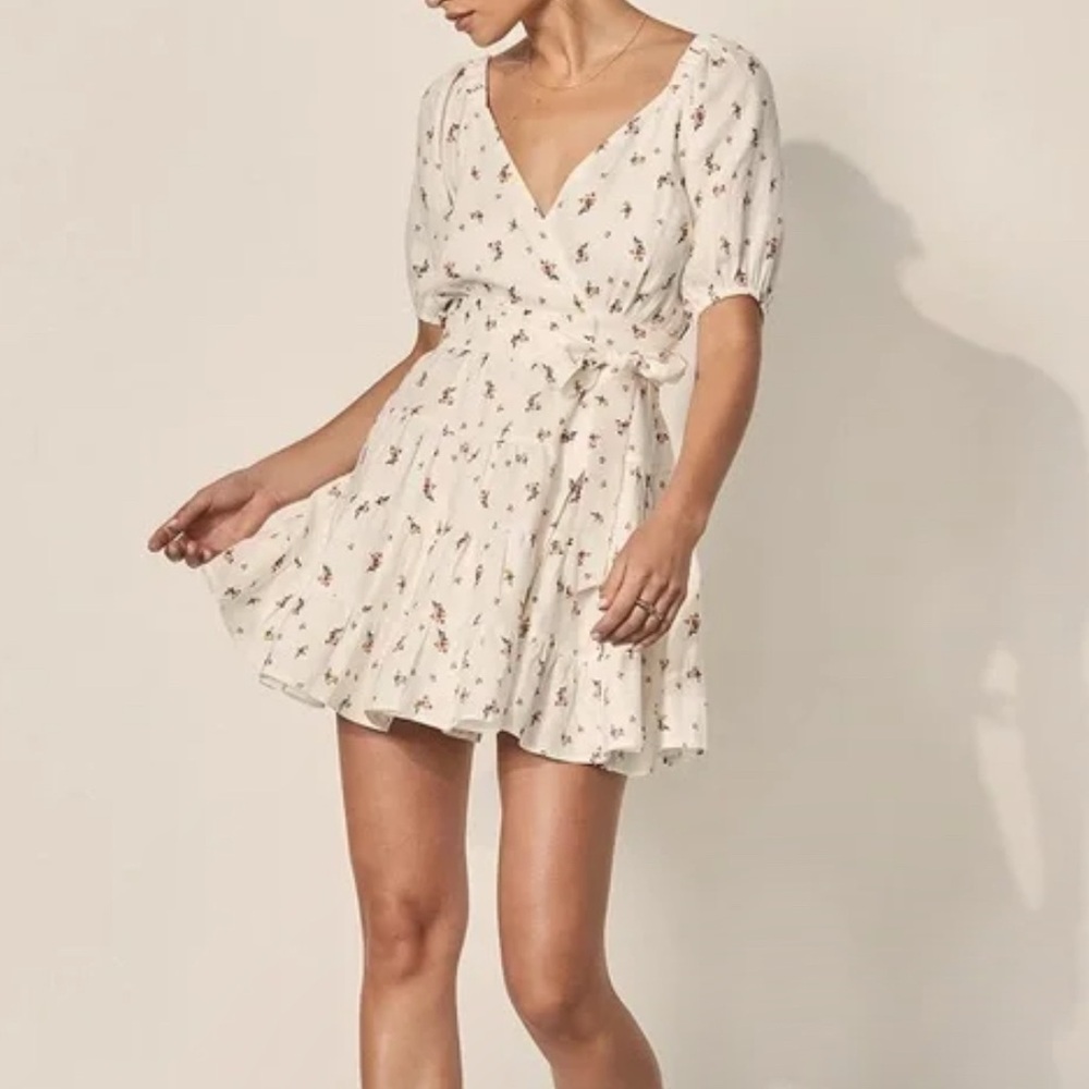 Kivari Daria Floral Wrap Mini Dress size 8